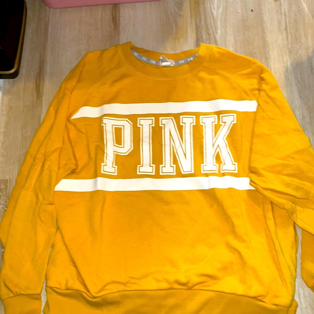 VS PINK Yellow long sleeve sweatshirt, with pockets on each side. size large